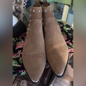 Marc Fisher Booties like new ladies 5